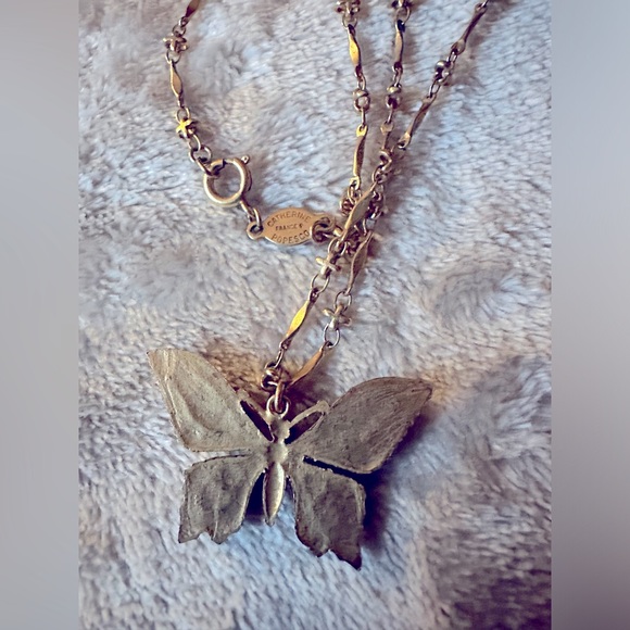 Unique Swarovski Butterfly 🦋Necklace - Picture 6 of 6